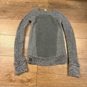 IVIVVA by Lululemon Girls Crewneck Sweater Black/White Size 8 Thumbholes Knit